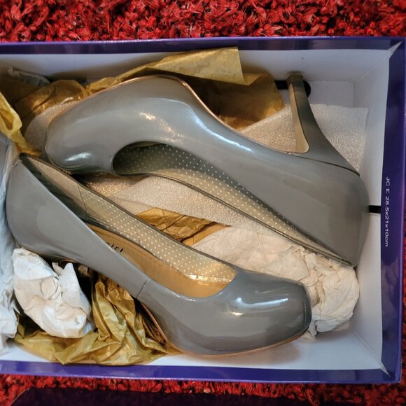 Pumps - Picture 2 of 4